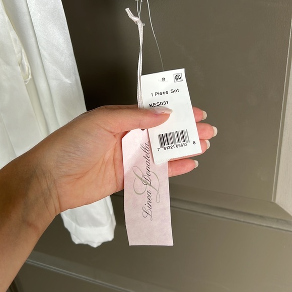 Never worn Linea Donatello S/M ivory robe - Picture 4 of 6